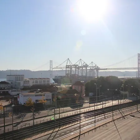 Tejo90 - Penthouse By The River * Lissabon